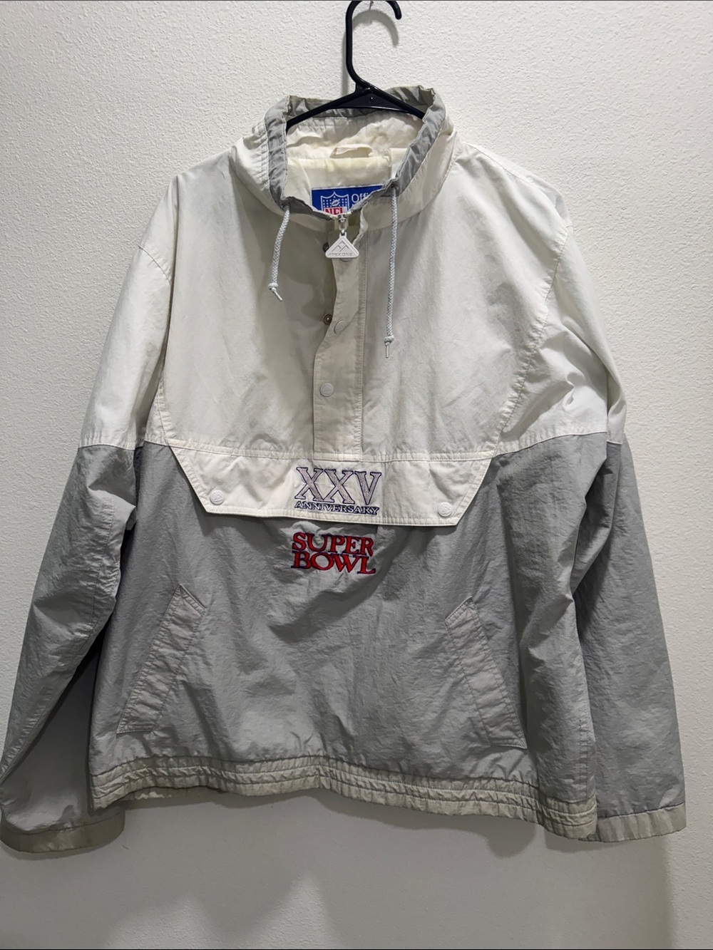 Vintage Apex White Pullover Anorak with Blue Logo Patches